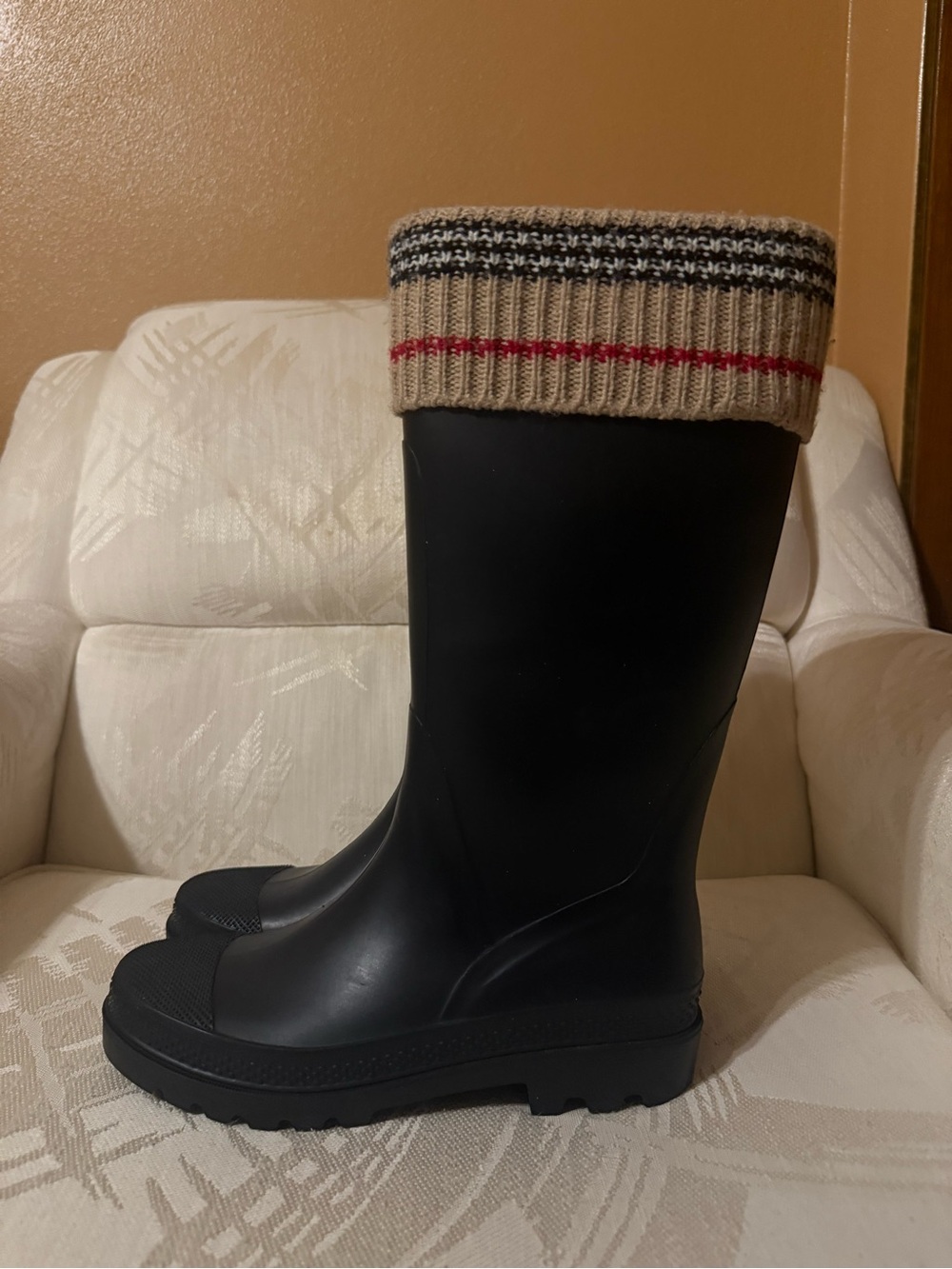 Burberry Black Rain Boots with Beige Knit Cuff